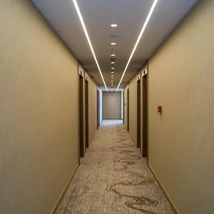 red-hill-hotel.hotels-in-tirana.com/
